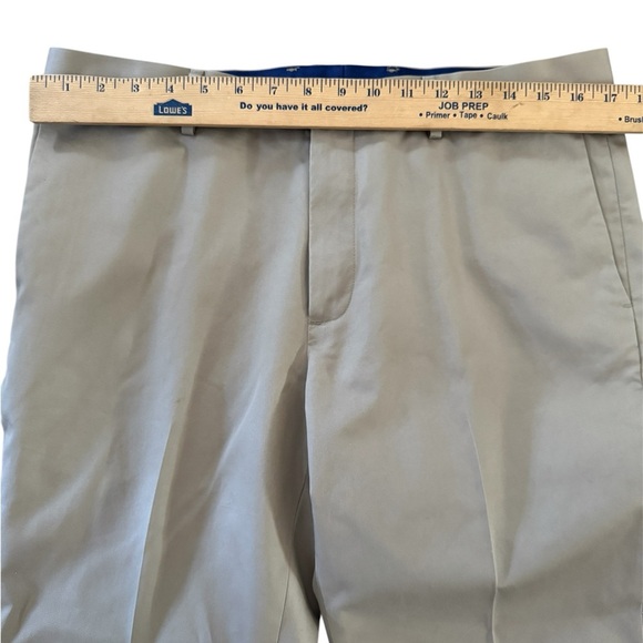 Banana Republic Cream Chinos for Effortless Style - Picture 3 of 6